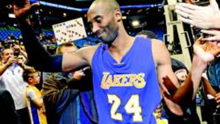 Kobe supera al mito Jordan