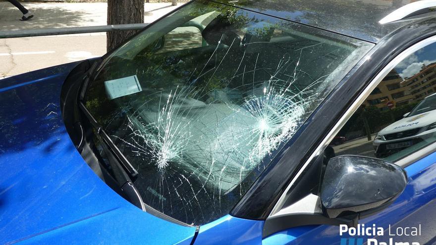 Piden rebajar el límite de velocidad en la calle Salvador Dalí tras el atropello de un niño cuando salía del colegio