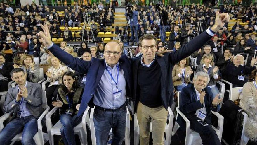 Baltar y Feijóo, ayer, en el congreso del PP de Ourense.