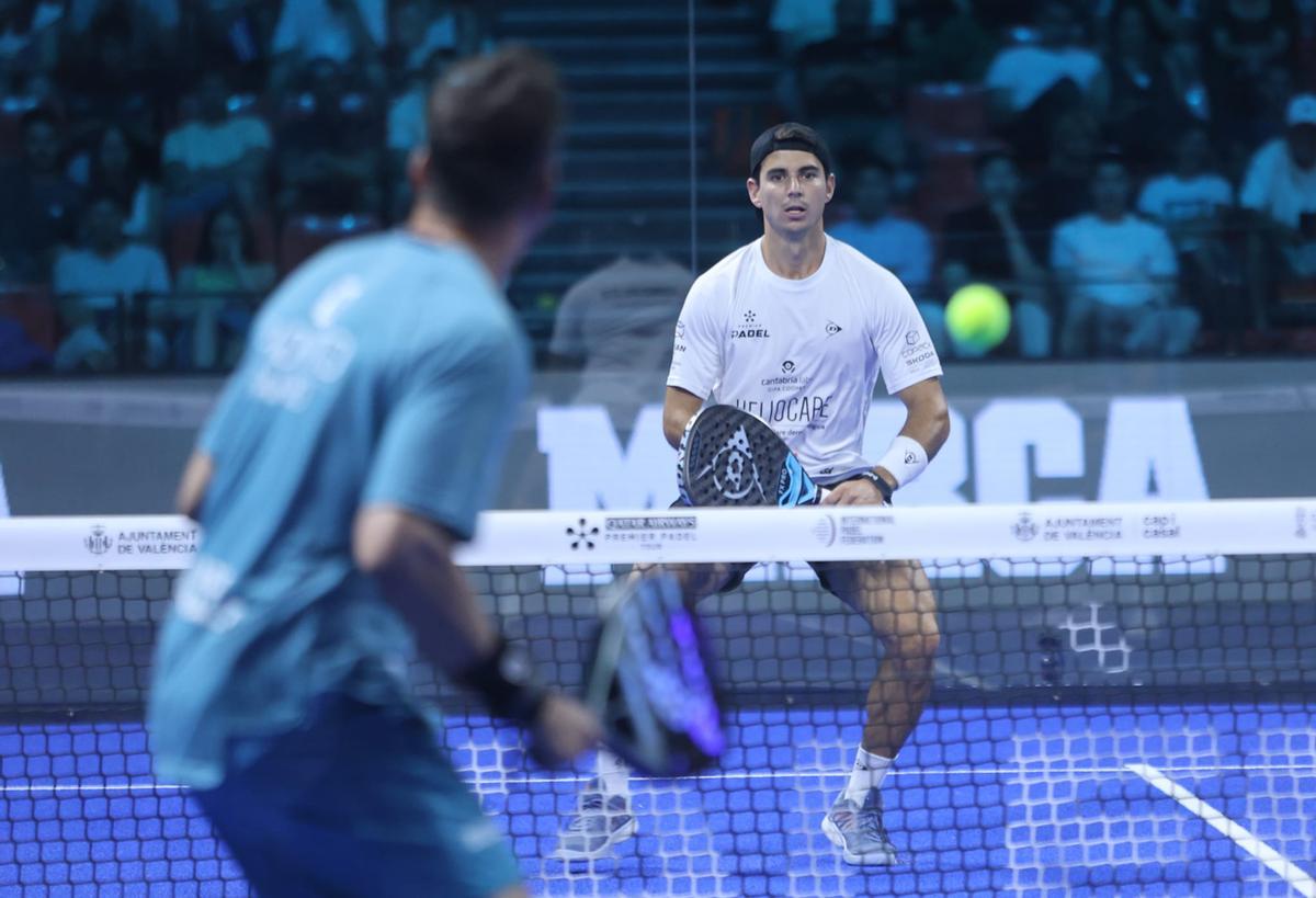 Paquito Navarro y Martín Di Nenno superaron a Javier González y Álvaro Meléndez por 7-5 y 7-6.