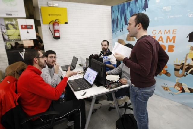 FOTOGALERÍA/ Han comenzado las 48 del Game Jam ODB 2016, una maratón de desarrollo de videojuegos