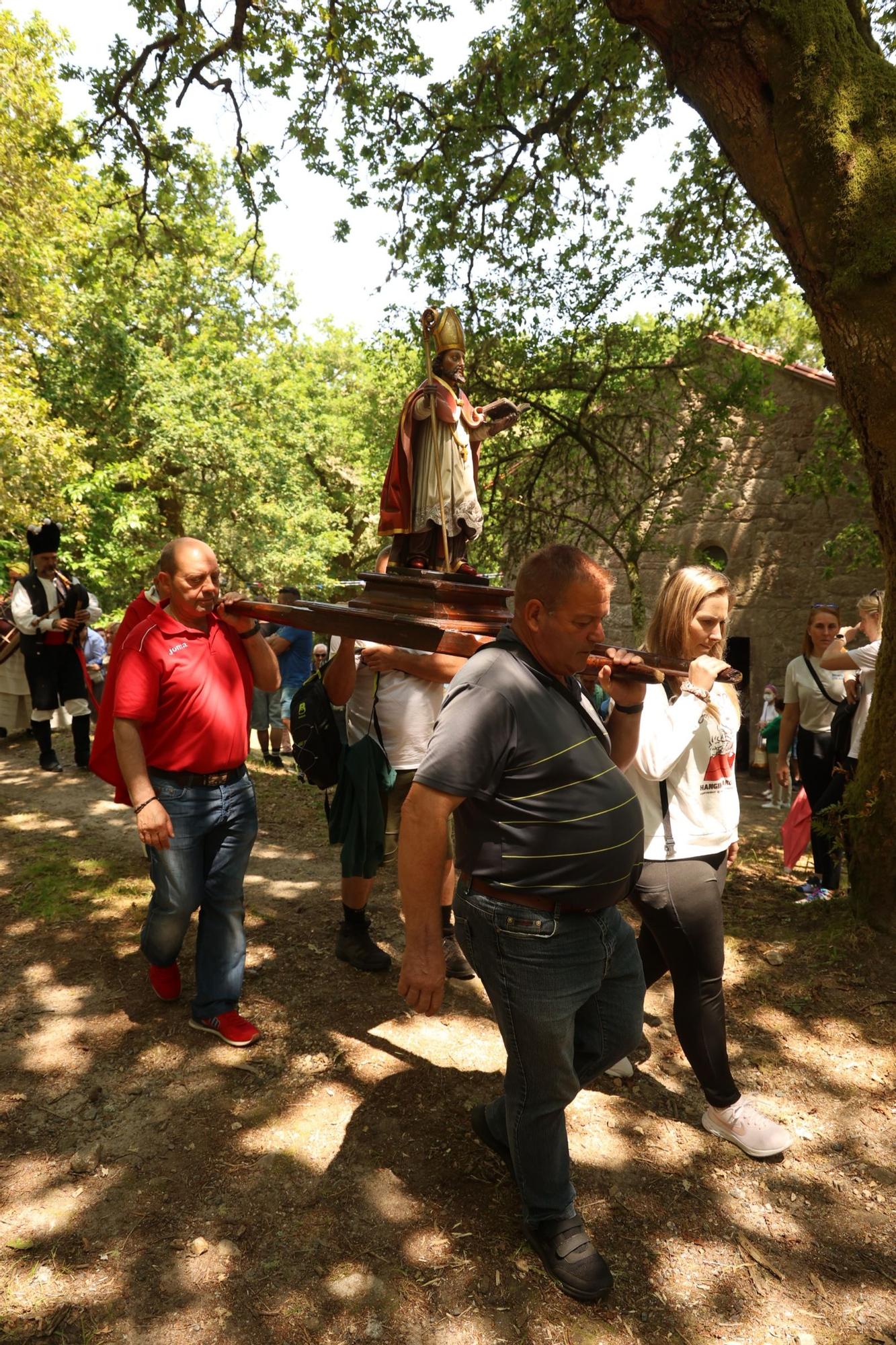 Así se vive la tradicional romería de San Cibrán en Catoira.