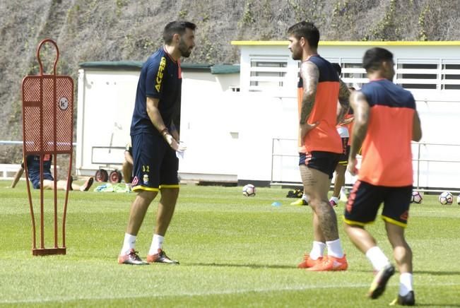 ENTRENAMIENTO DE LA UD LAS PALMAS Y ENTREVISTGA ...