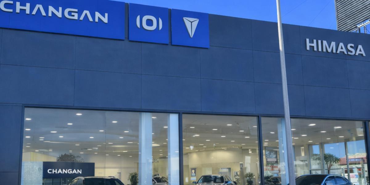 Fachada de la nueva tienda Changan Himasa.