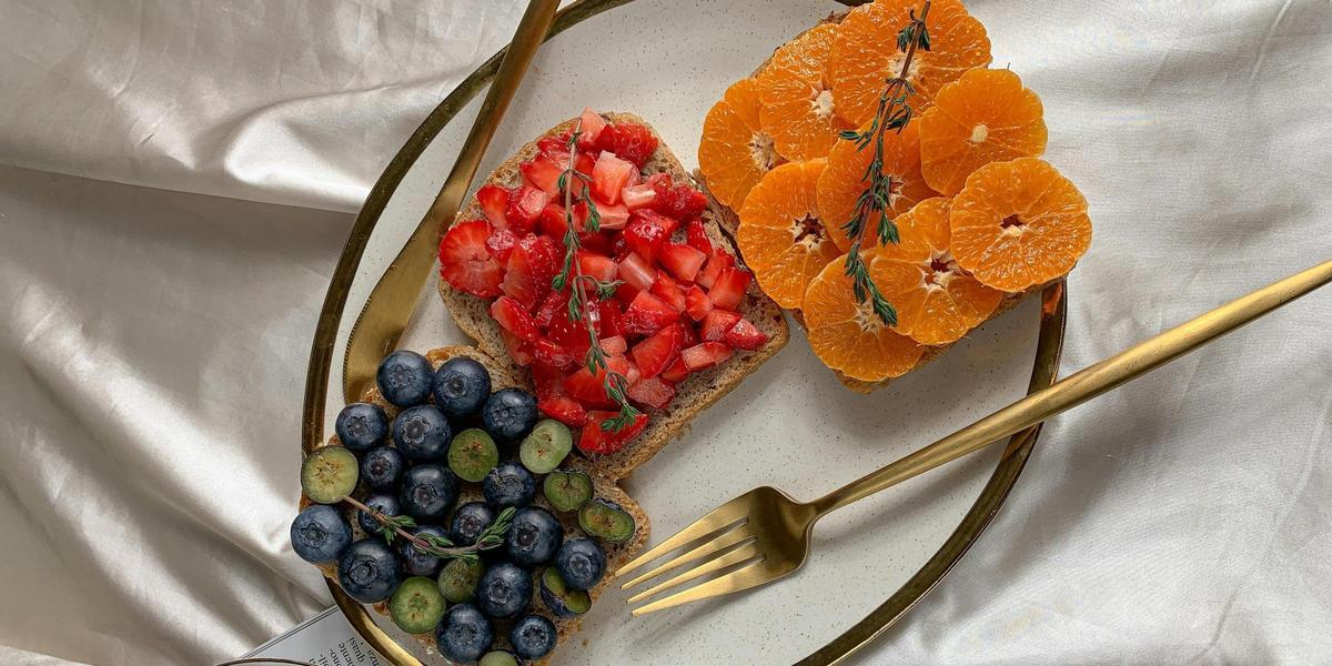 Las frutas nos ayudarán a mejorar la digestión y aportarán un toque dulce a nuestro menú.