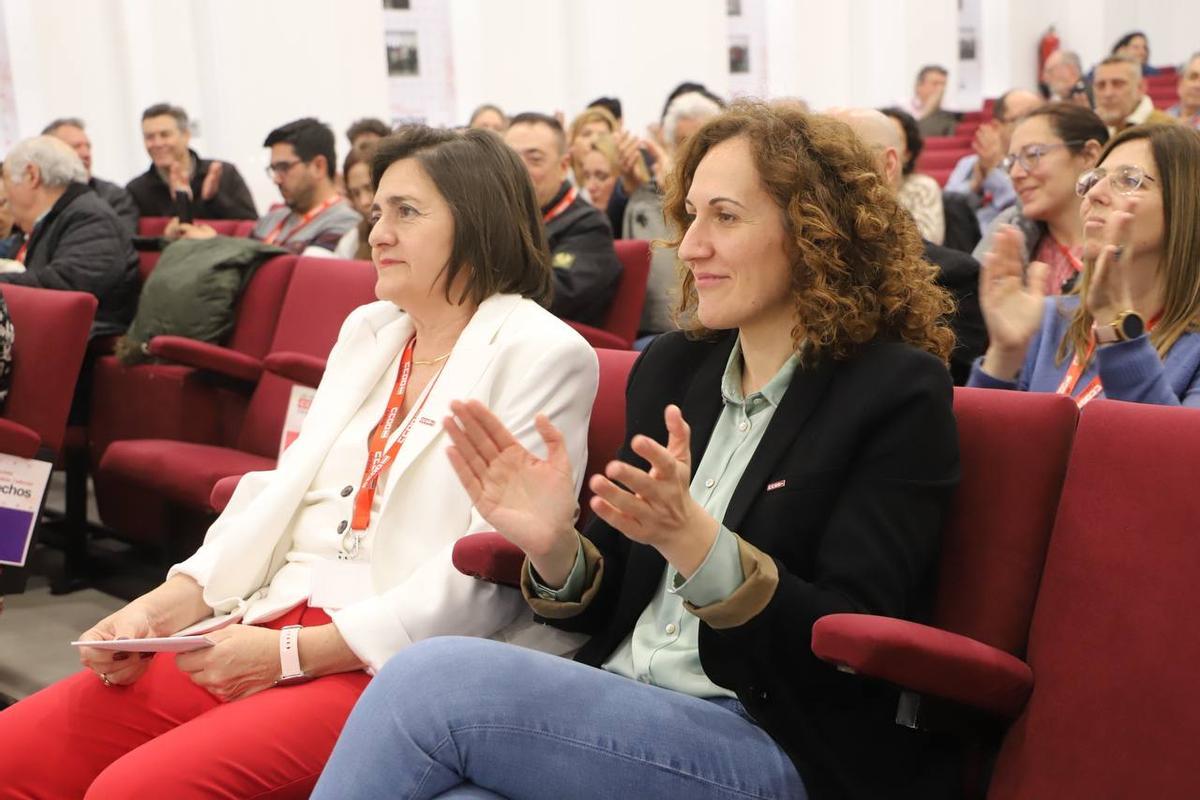 Marina Borrego junto a Nuria López, secretaria de CCOO Andalucía.