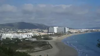 El Ministerio renueva la concesión de los quioscos de Platja d’en Bossa a Salinera
