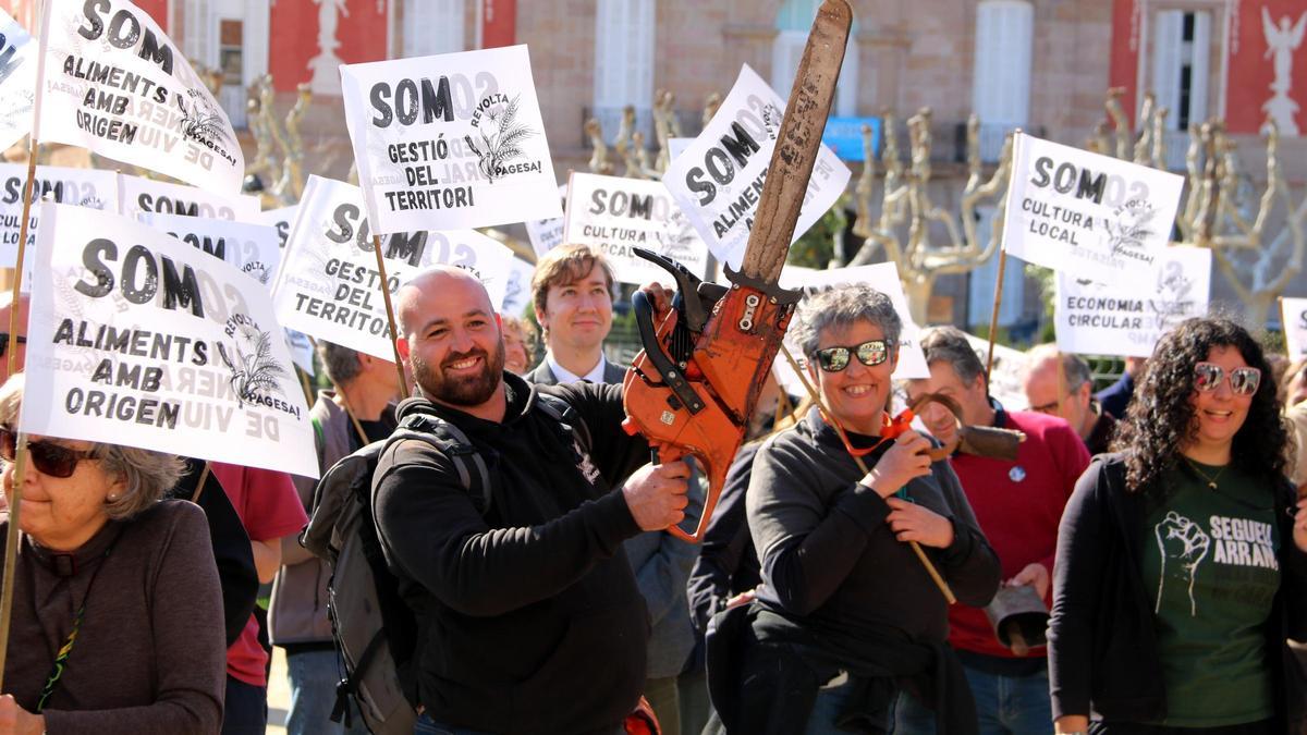 Protesta dels pagesos al Parlament de Catalunya, en una imatge d'arxiu.