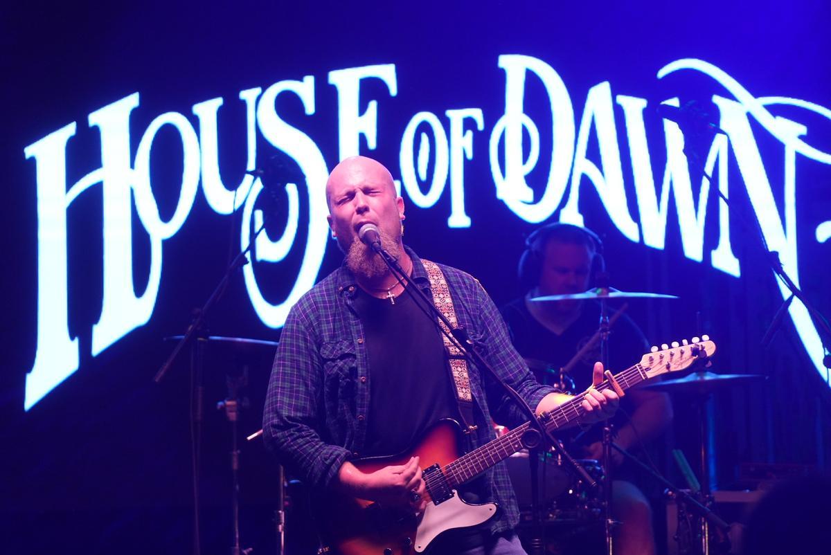 Morti deleita a sus seguidores en la Sala Impala