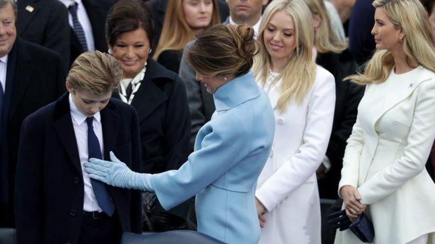 Melania Trump saca las uñas para defender a su hijo Barron