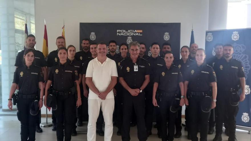 La comisaría de Ibiza recibe a 18 policías en prácticas