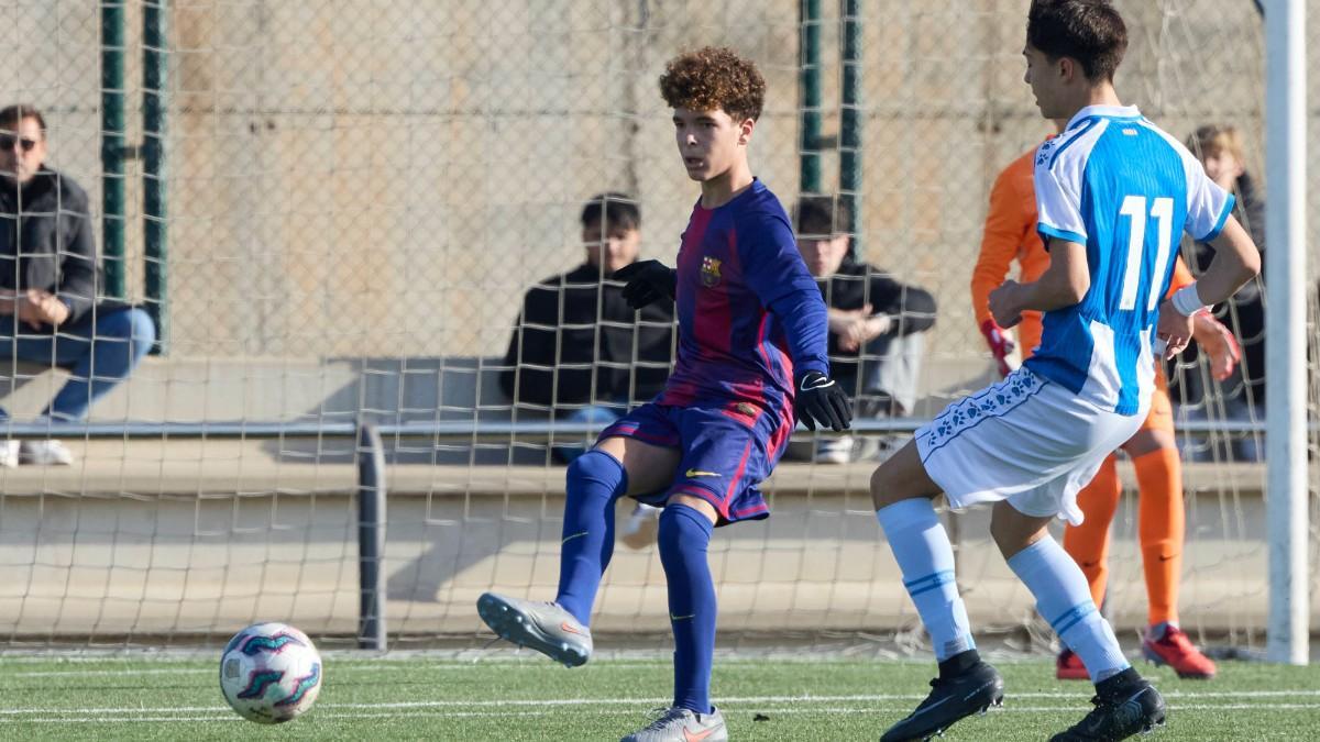 Pol Jou tuvo que emplearse a fondo en la salida del balón