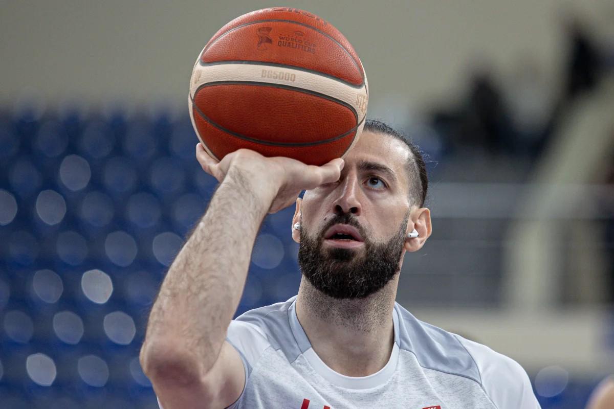 Shengelia vivió un largo desplazamiento hasta Tibilisi, aunque llegó a tiempo par jugar con Georgia