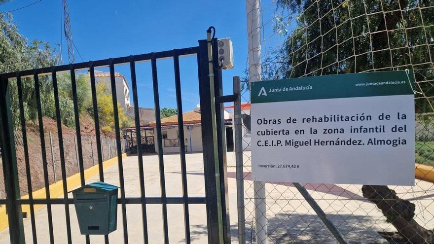 Inician el arreglo de la cubierta del CEIP Miguel Hernández de Almogía