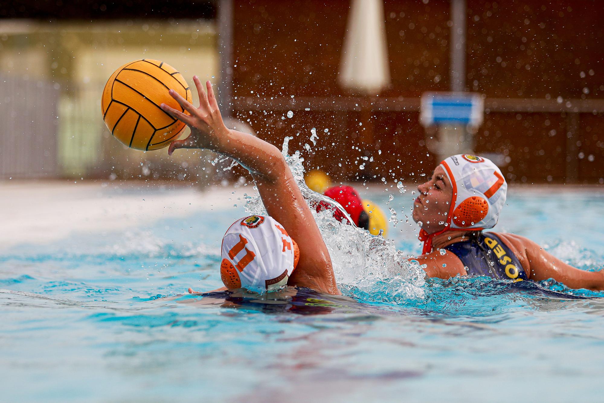 Waterpolo en Ibiza: las chicas del Sant Josep, más guerreras que nunca