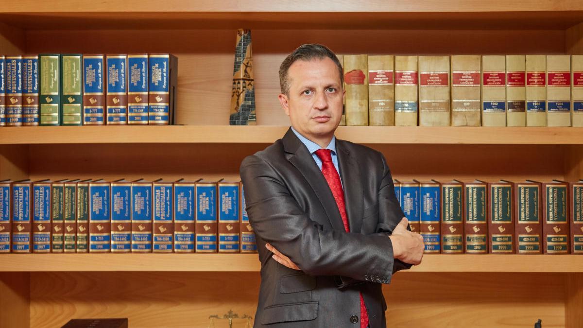 El abogado Antonio Salceda, especialista en demandas colectivas, recomienda a los afectados por la quiebra de Dentix buscar asesoramiento legal cuanto antes.