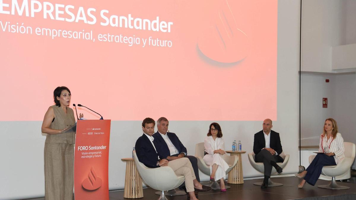 De izquierda a derecha: María Jesús Lorenzana, Álvaro Guitard, Carlos da Concepción da Silva, Raquel Rodríguez, José García Costoya y Rocío Pazos.