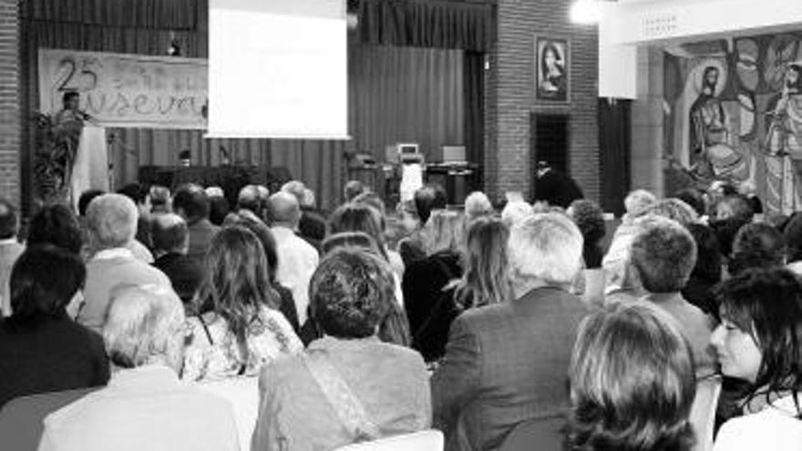 Un momento del acto celebrado ayer por la tarde en el Colegio Auseva.