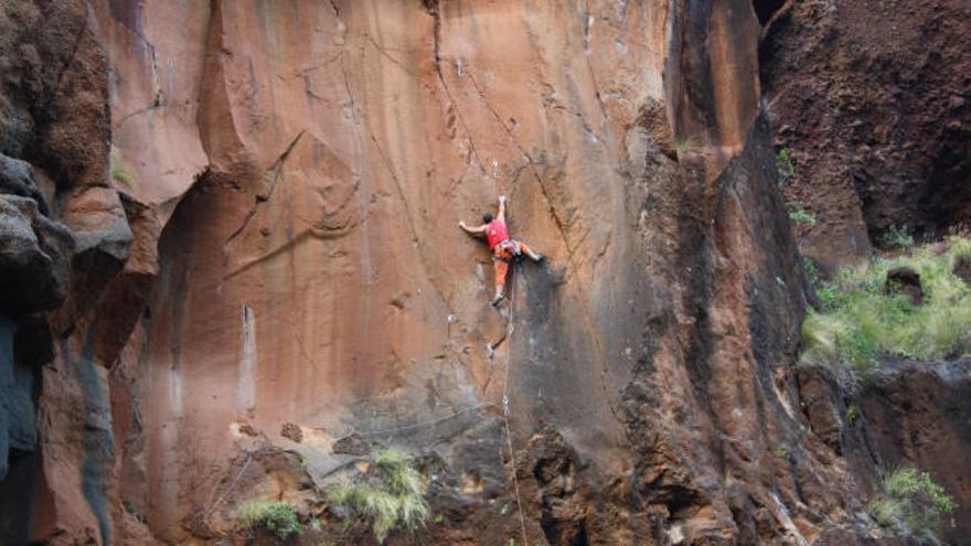 Escalada en Puntallana.