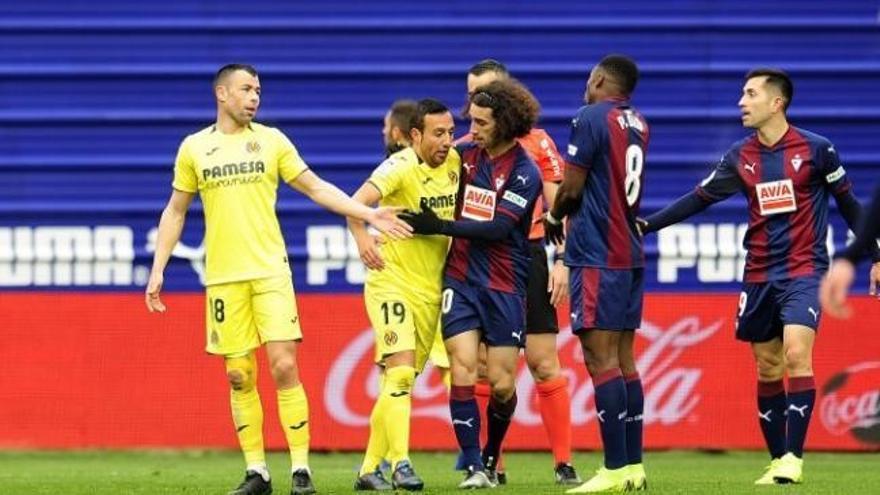 Asenjo salva un punto para el Villarreal ante un Eibar que perdonó demasiado