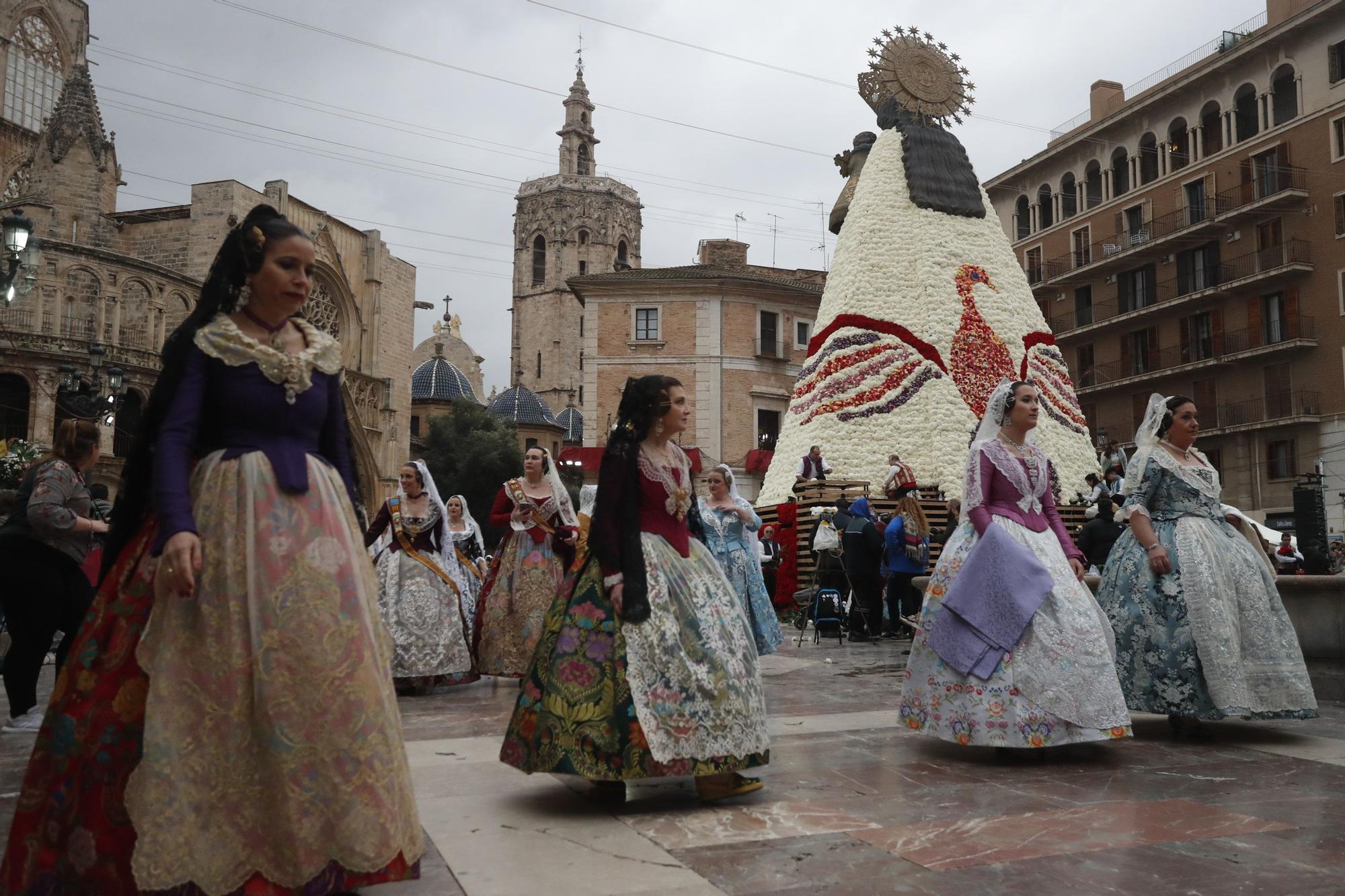 Búscate en el segundo día de ofrenda por la calle de la Paz (entre las 18:00 a las 19:00 horas)