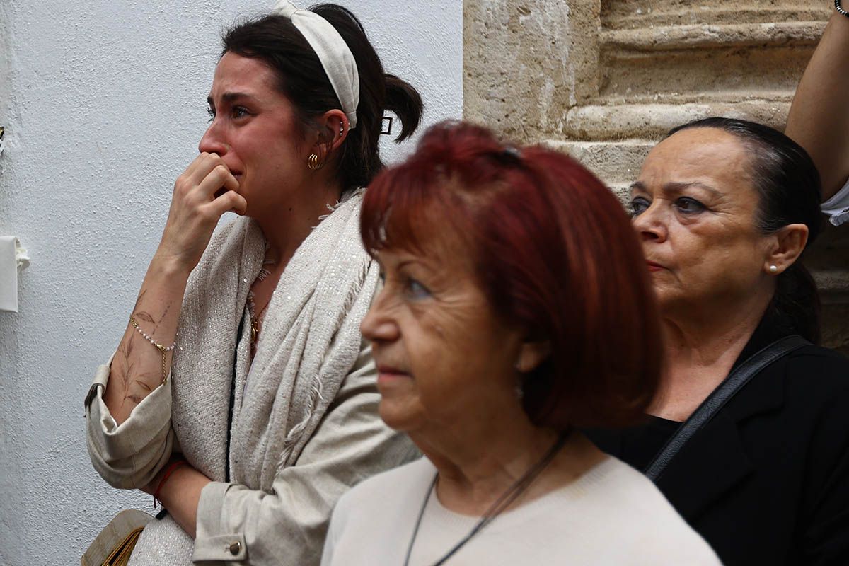 La salida del Cristo de las Penas y Nuestra Señora Madre de los Desamparados, en imágenes