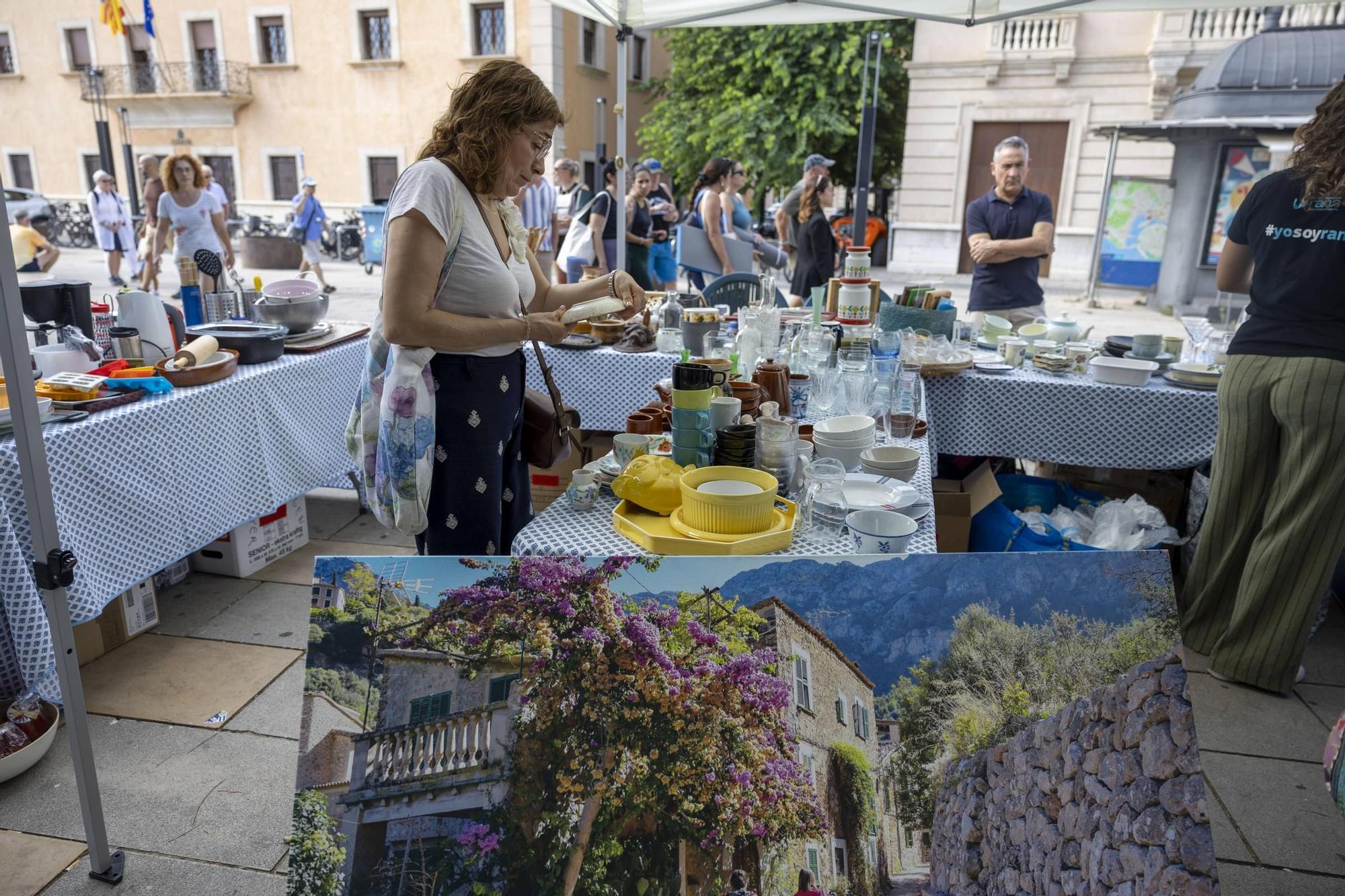 FOTOS | La Fundación RANA celebra su tradicional mercadillo solidario en el Parc de la Mar