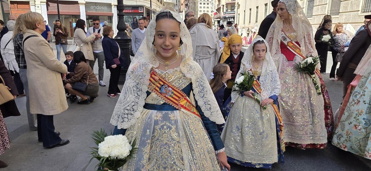 Las comisiones de falla en la Ofrenda a San Vicente Ferrer (2/6)