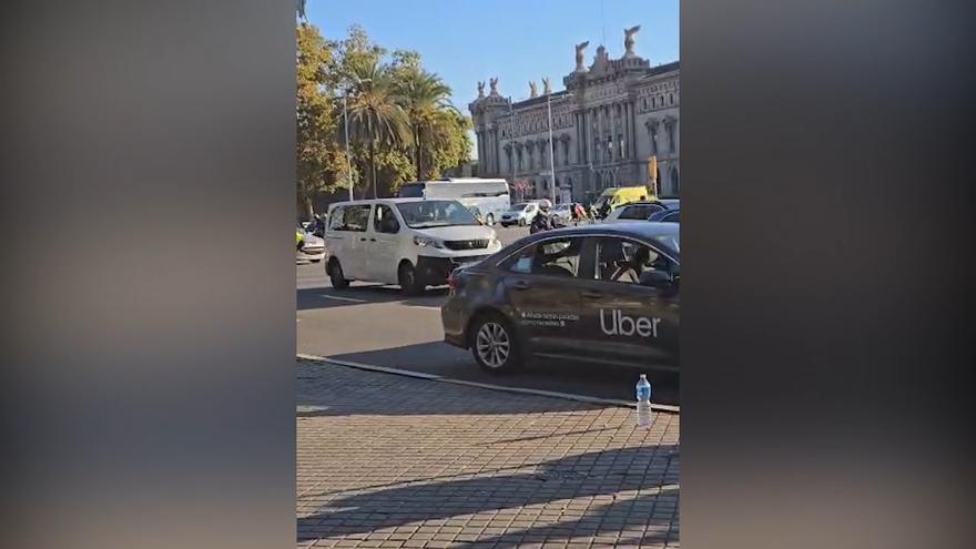 La policía inmoviliza varios vehículos de Uber en Barcelona