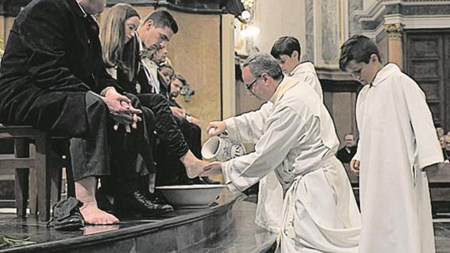 Fervor de los vila-realenses a su Cristo Yacente pese al mal tiempo