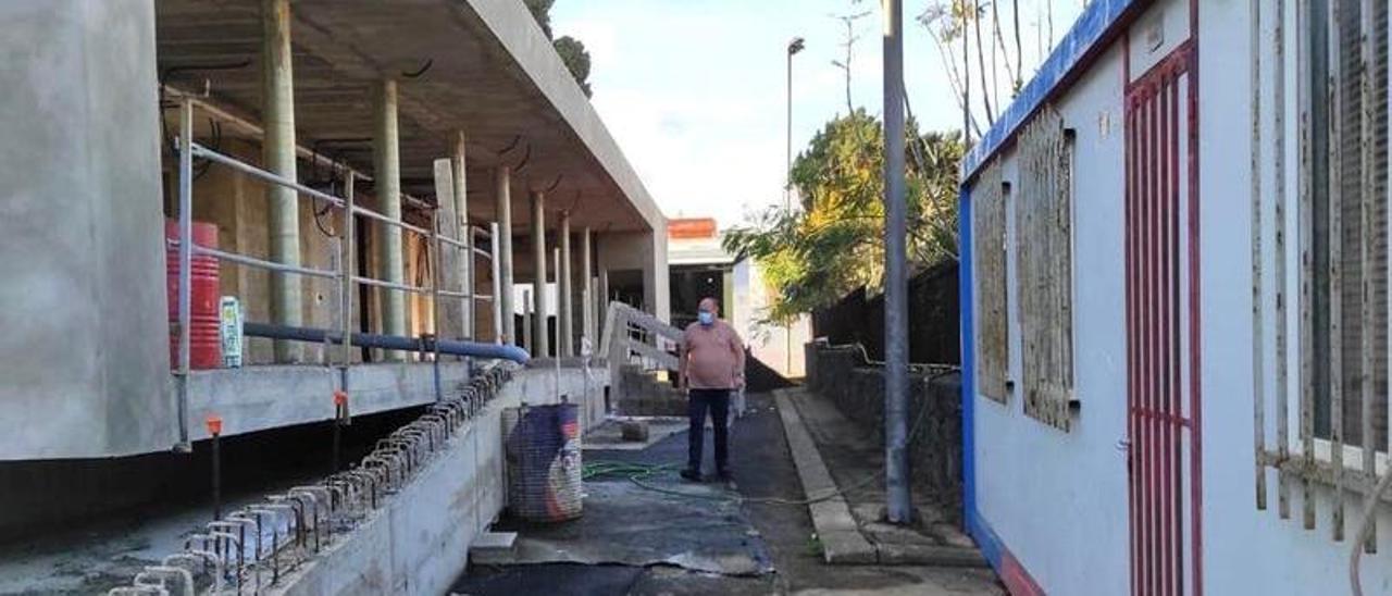 Una reciente visita de Mariano Pérez a las obras del nuevo centro médico de El Sauzal