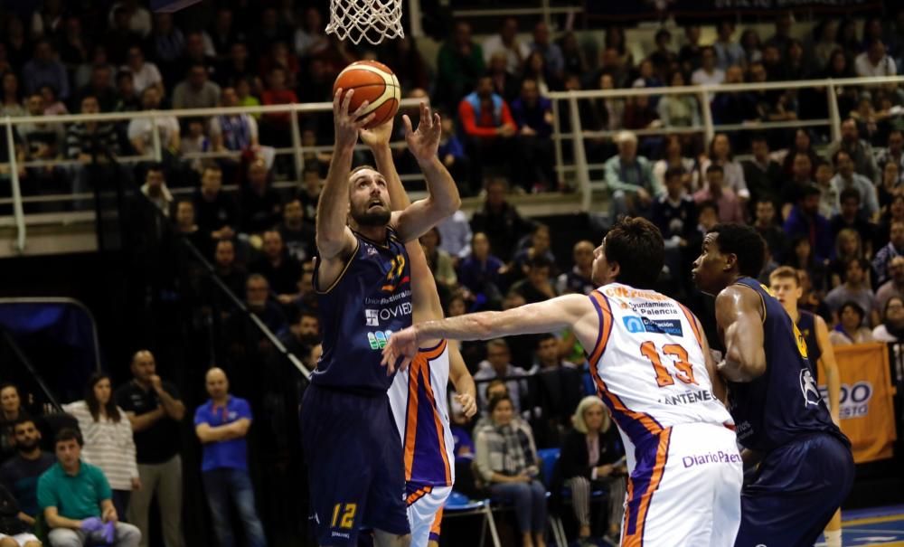 El Oviedo Baloncesto y el Palencia, en imágenes