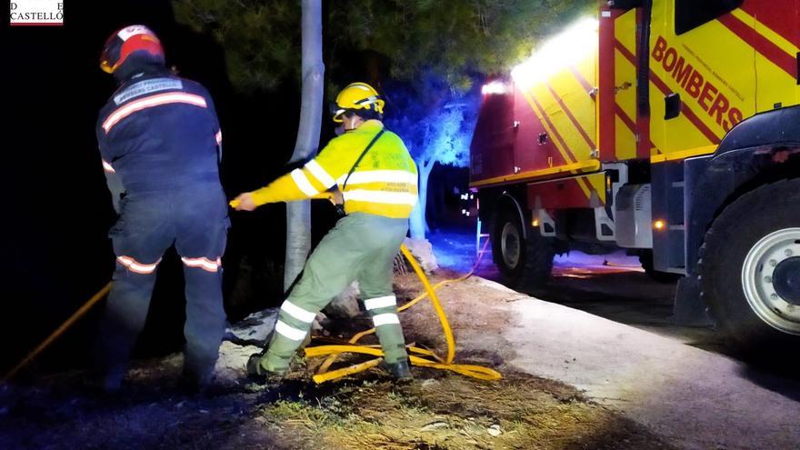 Extinguido el incendio que ha amenazado el casco urbano de Xodos