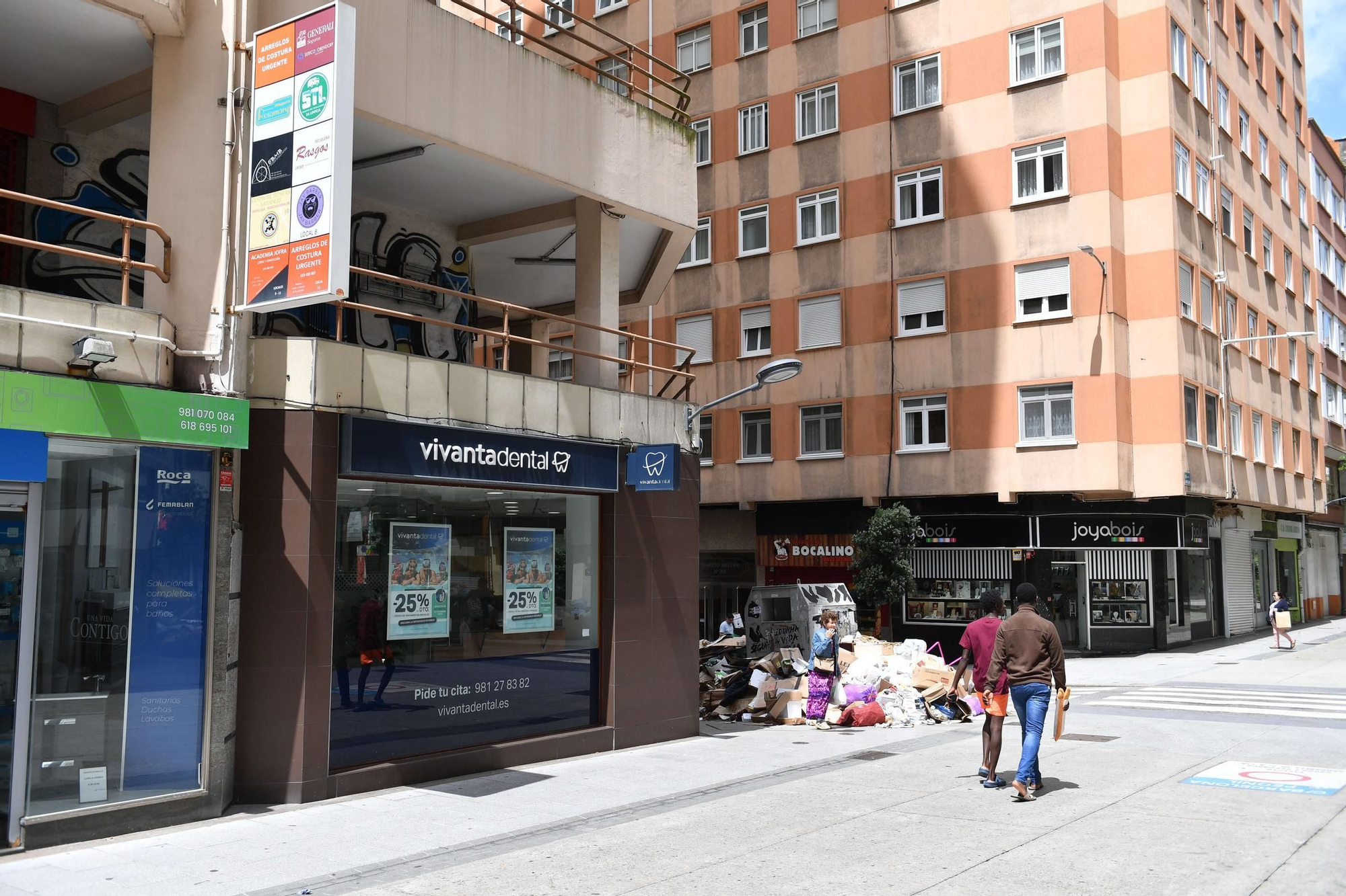Los trabajadores de la recogida de basura en A Coruña anuncian una huelga indefinida desde el 1 de agosto