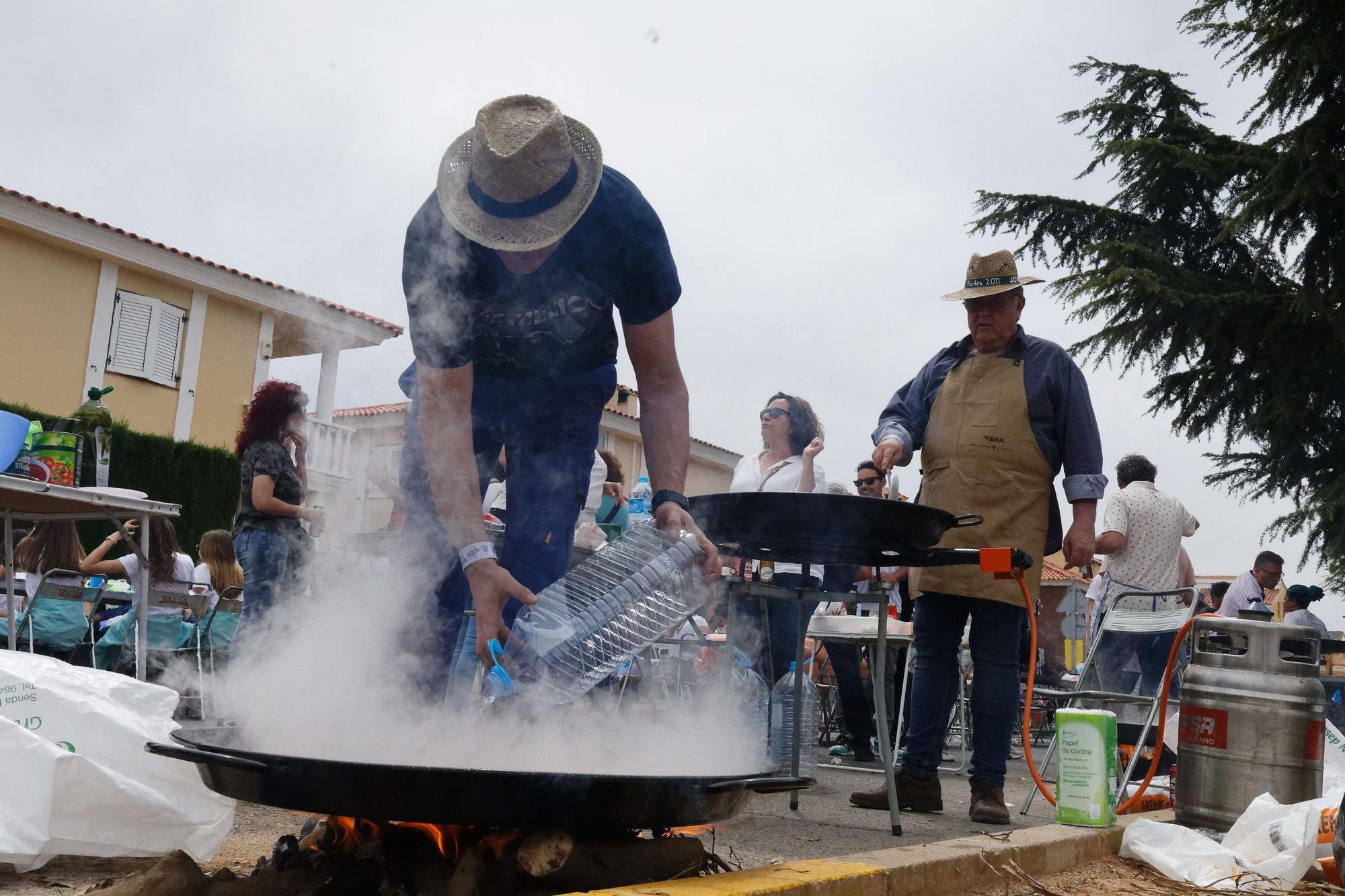 ¡Búscate en la macrogalería! Castellón vive un puente de fiestas en los municipios