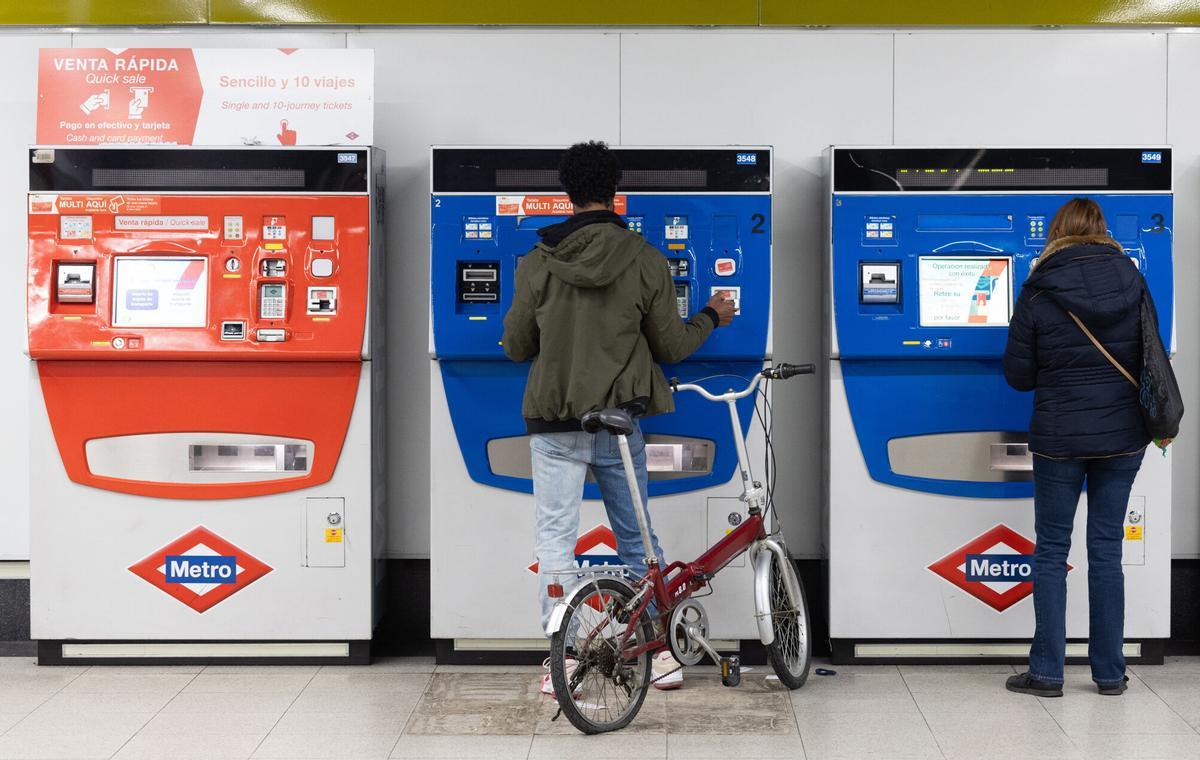 Un reducido grupo de madrileños no tendrá que preocuparse por la subida de los precios ni por la pérdida de bonificaciones