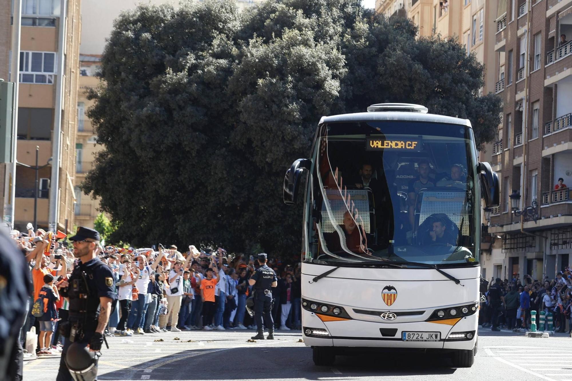 Búscate en el recibimiento del Valencia - Betis en Mestalla