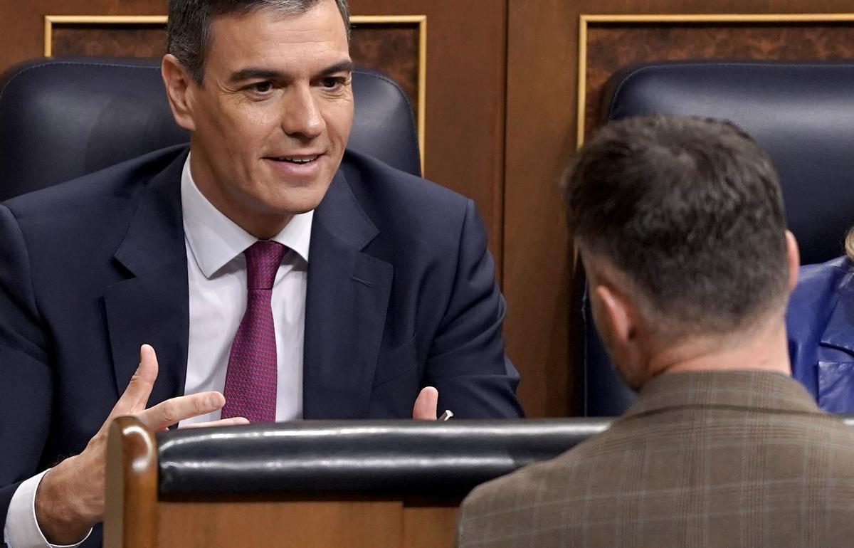 Gabriel Rufián y Pedro Sánchez.