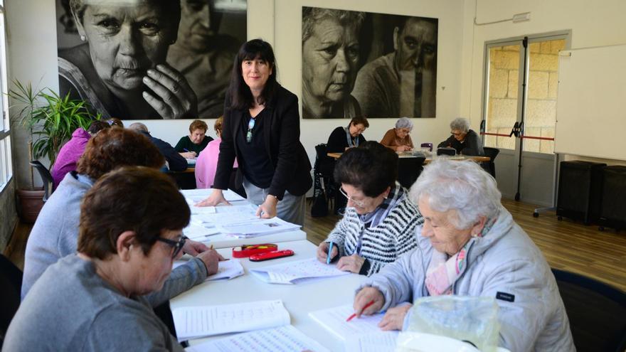 Afamo cumple dos años en Bueu, ofrece ayuda a 15 familias y fomenta un envejecimiento activo