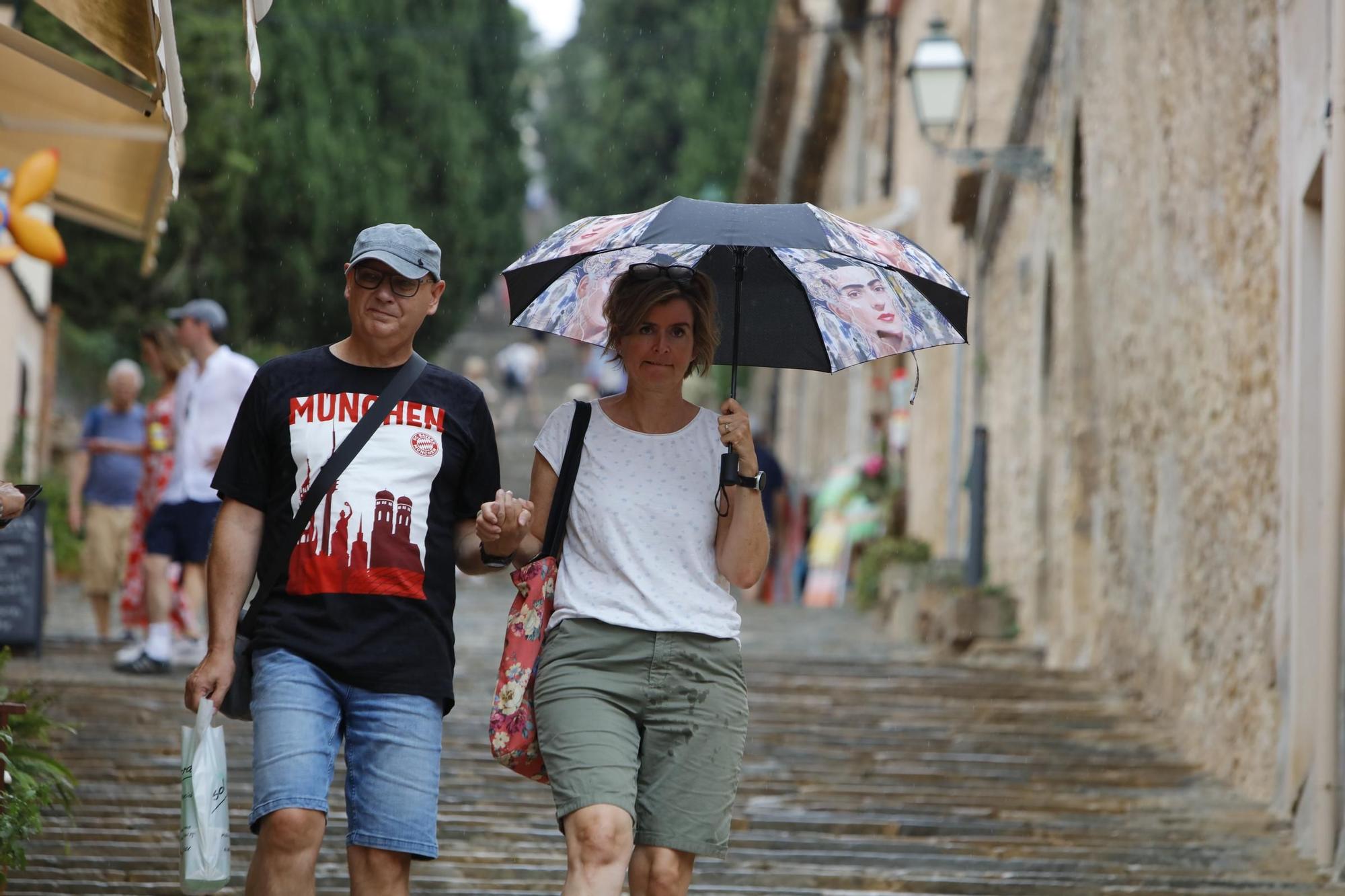 Auch bei Regen auf Mallorca einen Besuch wert: Pollença ist Mitte September voller Leben