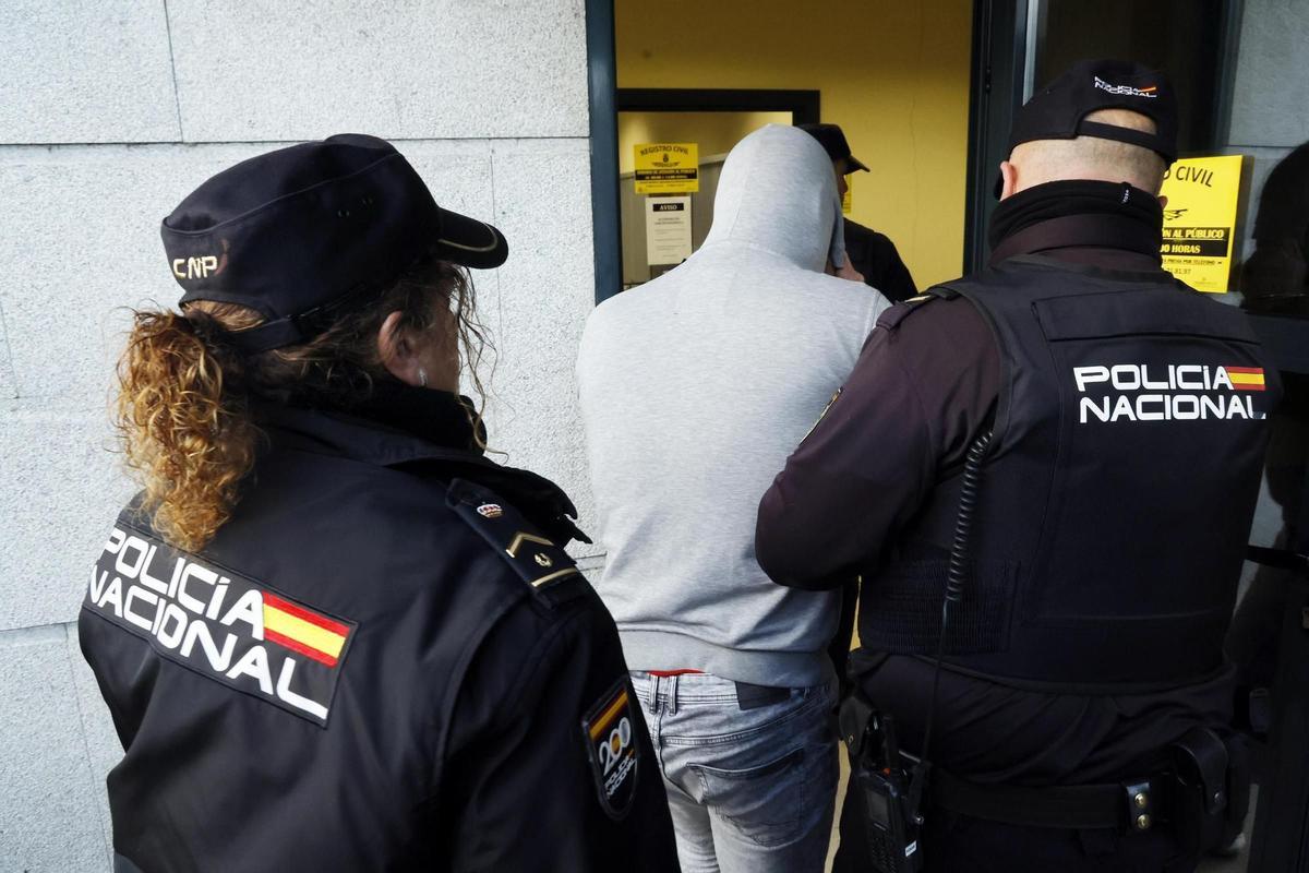 El detenido por el crimen de Redondela comparece ante la juez