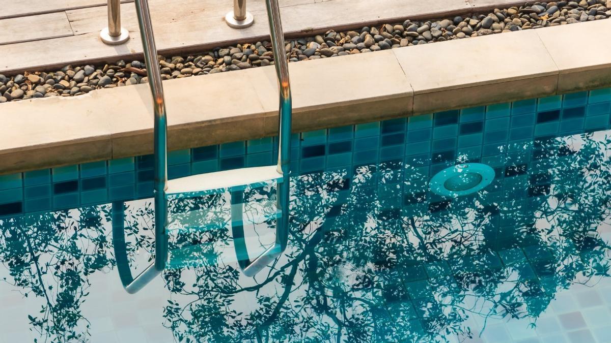 Una piscina comunitària, en una imatge d'arxiu.