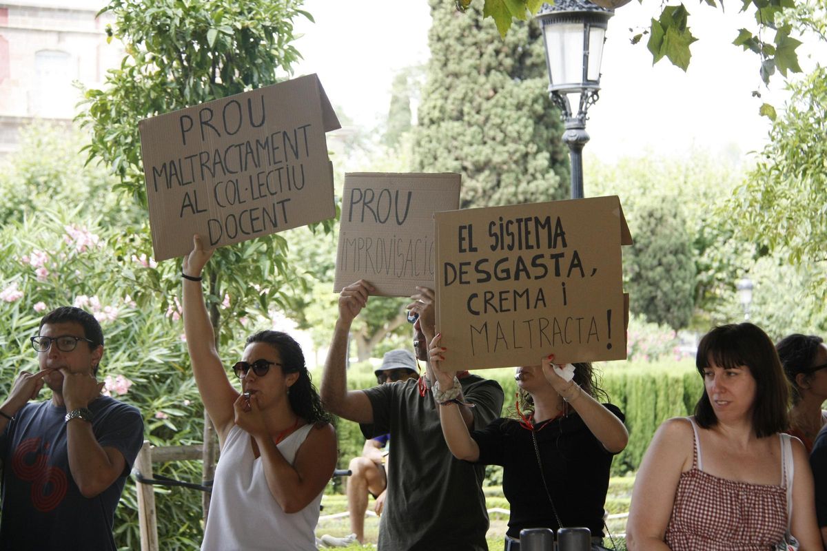 Concentració de docents al Parlament de Catalunya