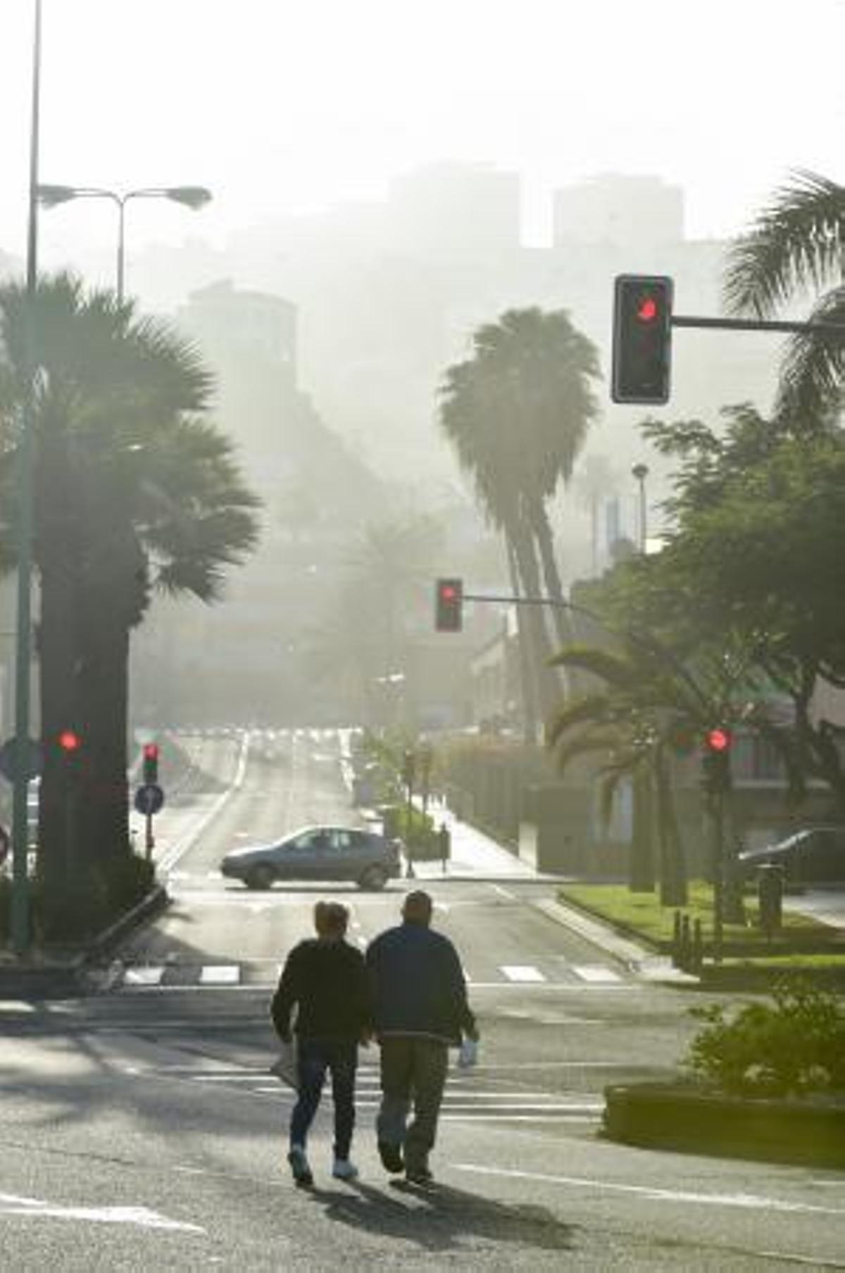 13-01-2018 LAS PALMAS DE GRAN CANARIA. Calima sobre la ciudad. Fotógrafo: ANDRES CRUZ  | 13/01/2019 | Fotógrafo: Andrés Cruz