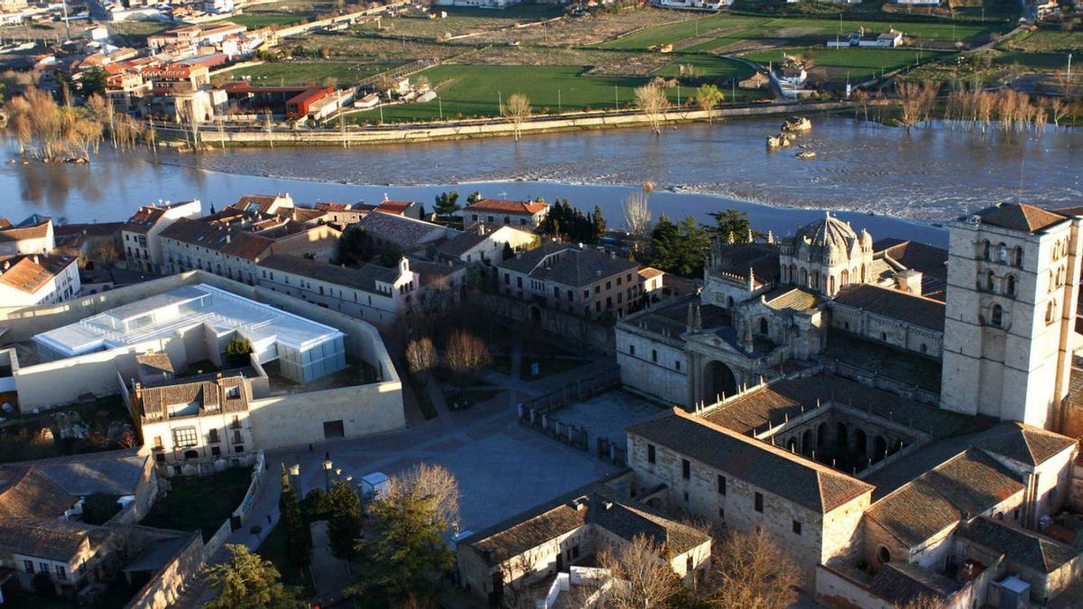 Vista aérea del casco histórico de Zamora.