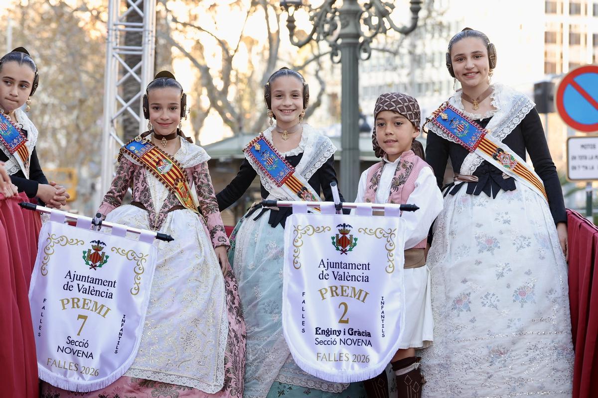 Los infantiles reciben los premios... que casi se pierden