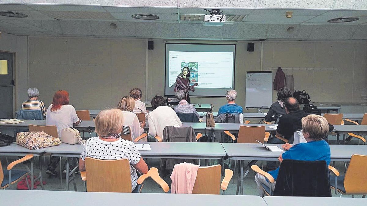Clase del Curso de Humanidades ‘Encantad@ de conocerme. El arte de vivir y convivir’