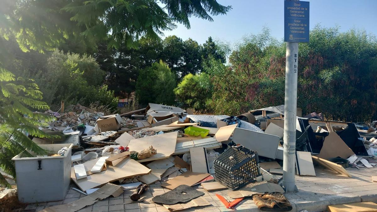 Foto del vertedero ilegal de Burjassot, tomada esta semana.