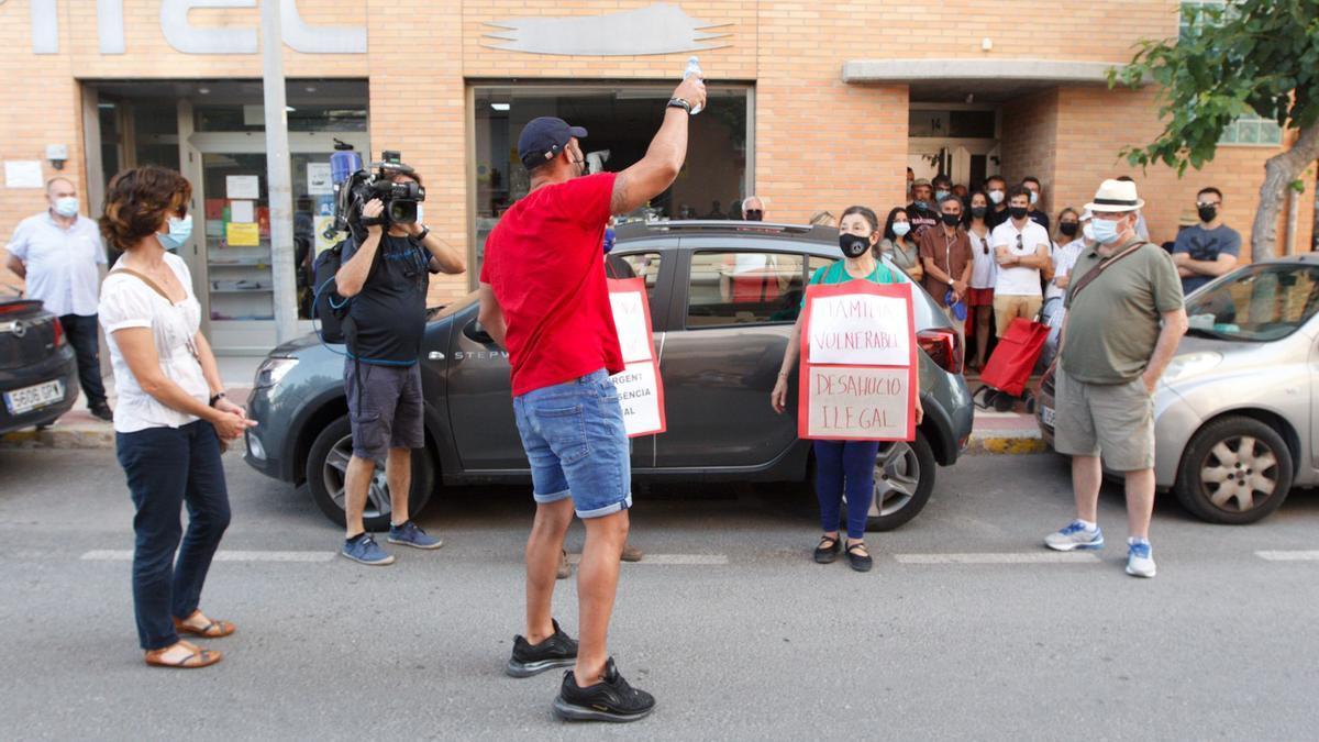 Desahucio paralizado por la movilización ciudadana en El Campello