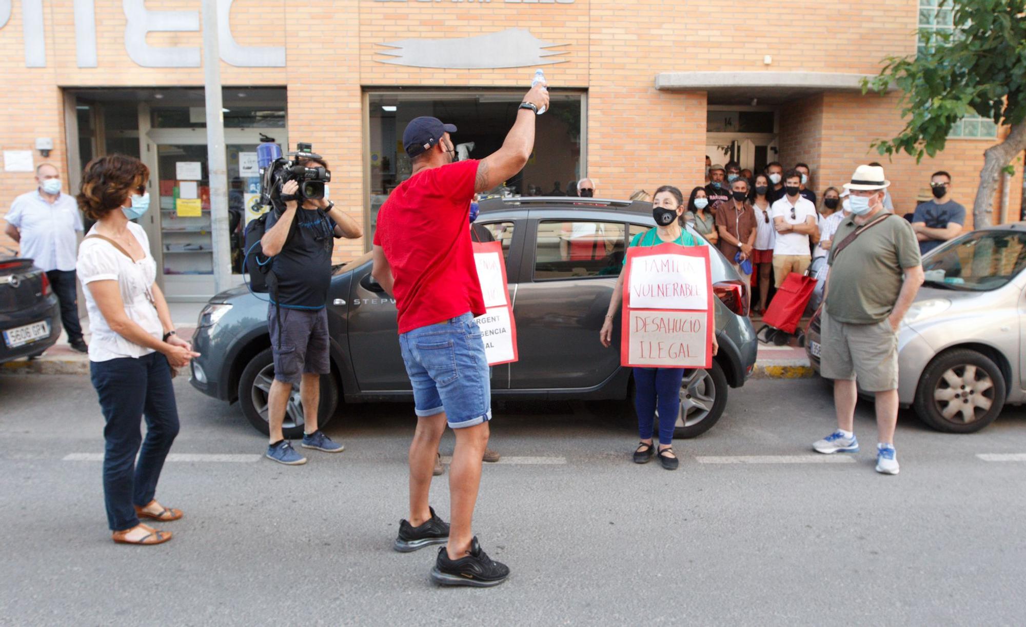 Desahucio paralizado por la movilización ciudadana en El Campello